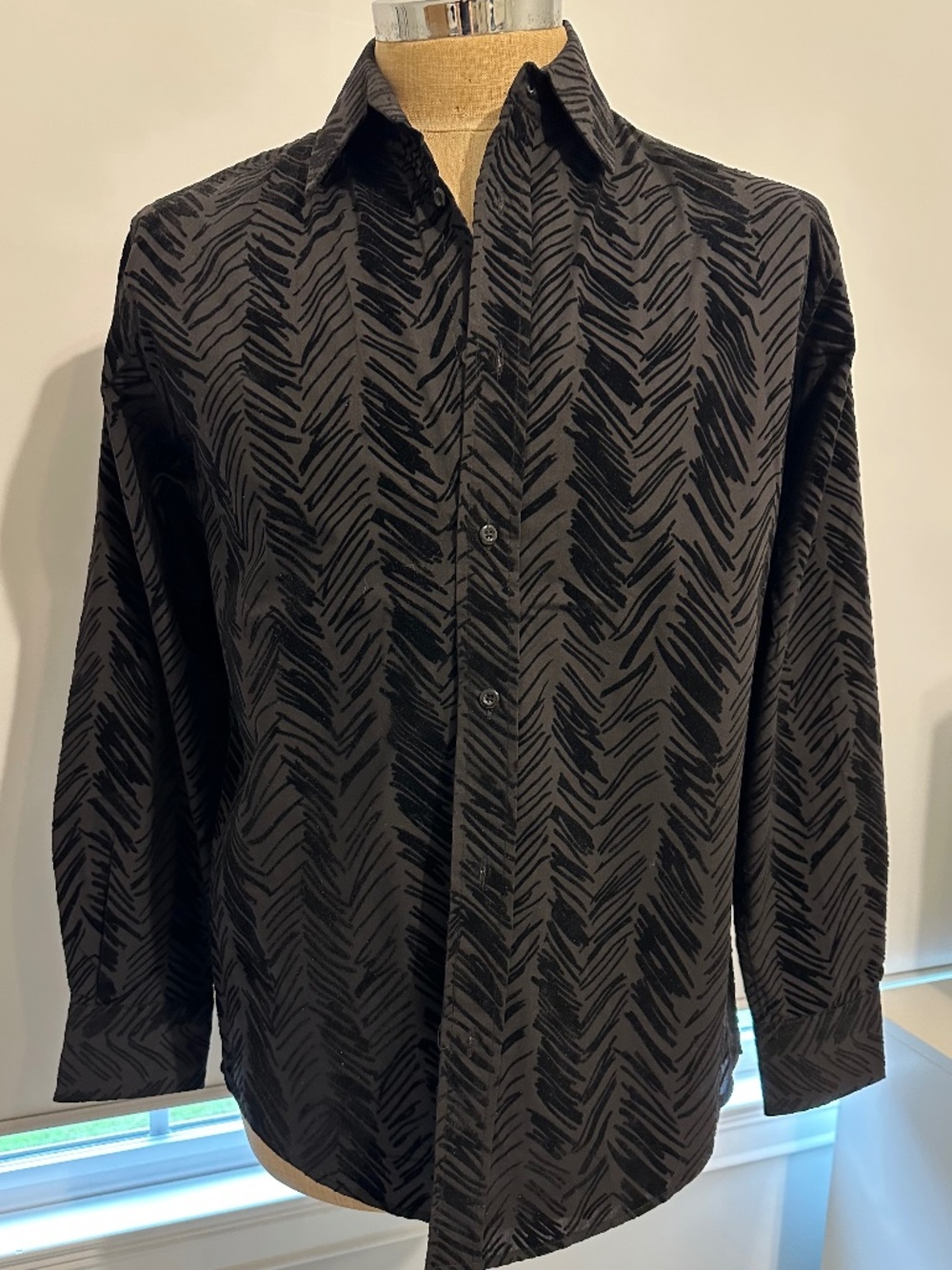 Beverly Hills Polo Club Black Flocked Velvet Chevron Button Down Shirt - Size M